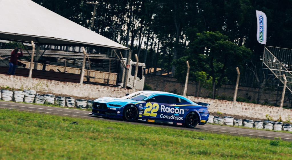 Victor Andrade e a Racon têm desafio na segunda etapa da NASCAR Brasil (Divulgação)