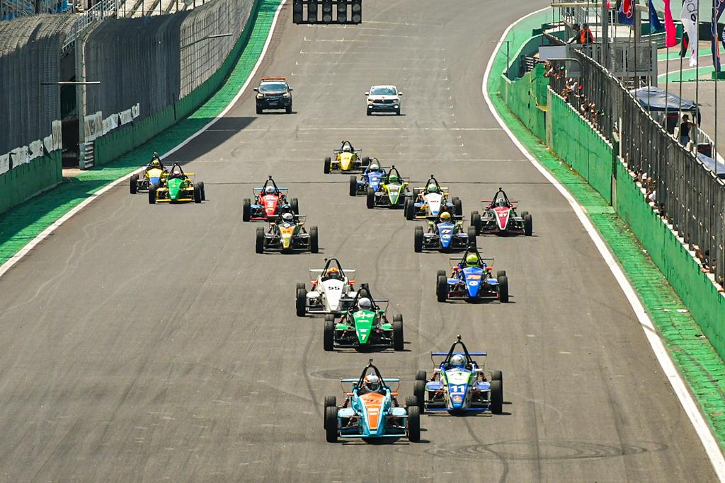 Largada da Fórmula eVolution em Interlagos (Marcos Batista / Velocidade em Foco)