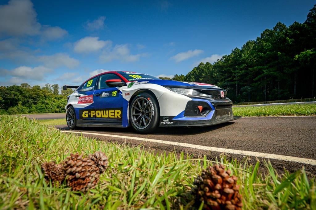 "Pilotagem prazerosa": Gianfratti guia o Honda Civic Type R FK7 em Oberá (Hernán Capa/TCR South America Banco BRB)