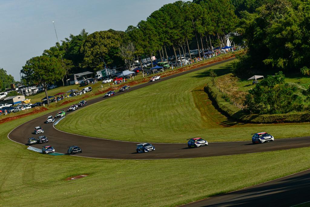 O TCR South America Banco BRB acelerou pela primeira vez em Oberá (Hernán Capa/TCR South America Banco BRB)