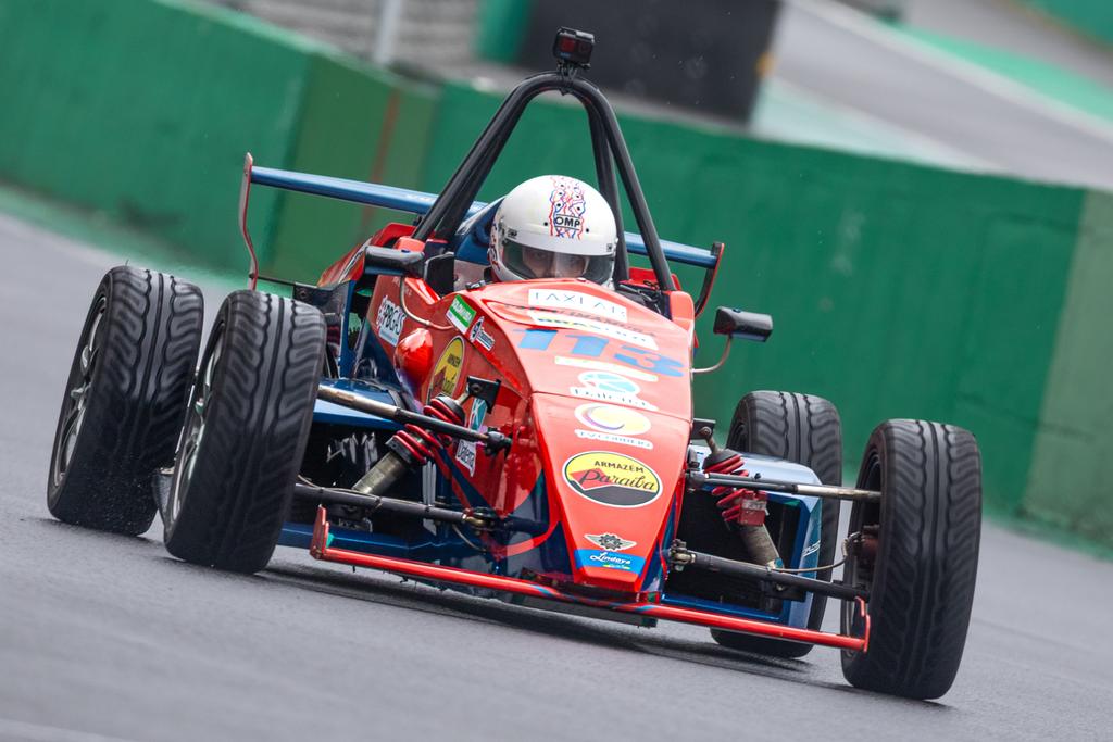 João Guimarães a bordo do seu Fórmula eVolution em Interlagos (Divulgação / Carlos Rossi)