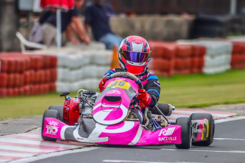 Manu Clauset com o seu Praga Kart (Foto: Vlade Photografo)