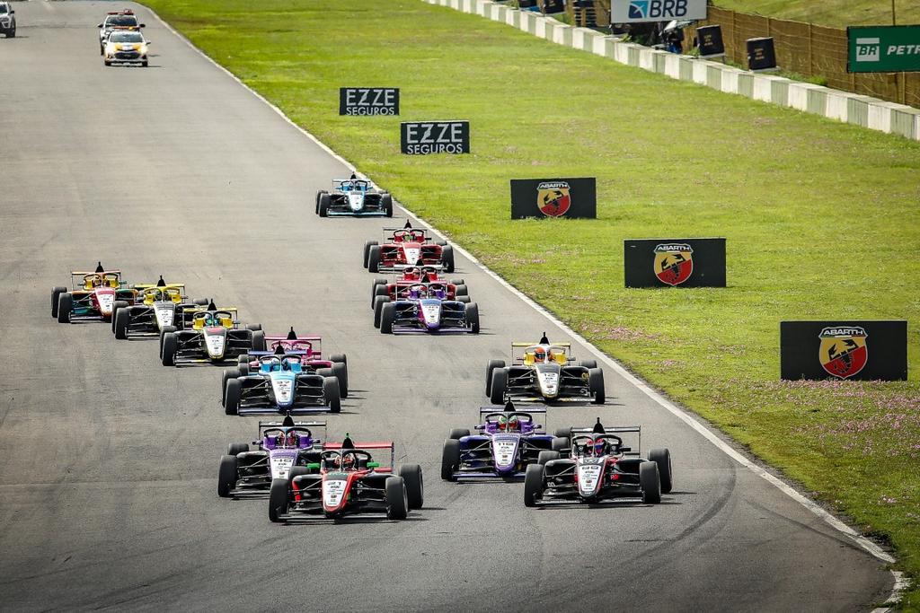 Os motores Abarth impulsionam para o futuro a nova geração do automobilismo (Beto Corrêa/Vicar)