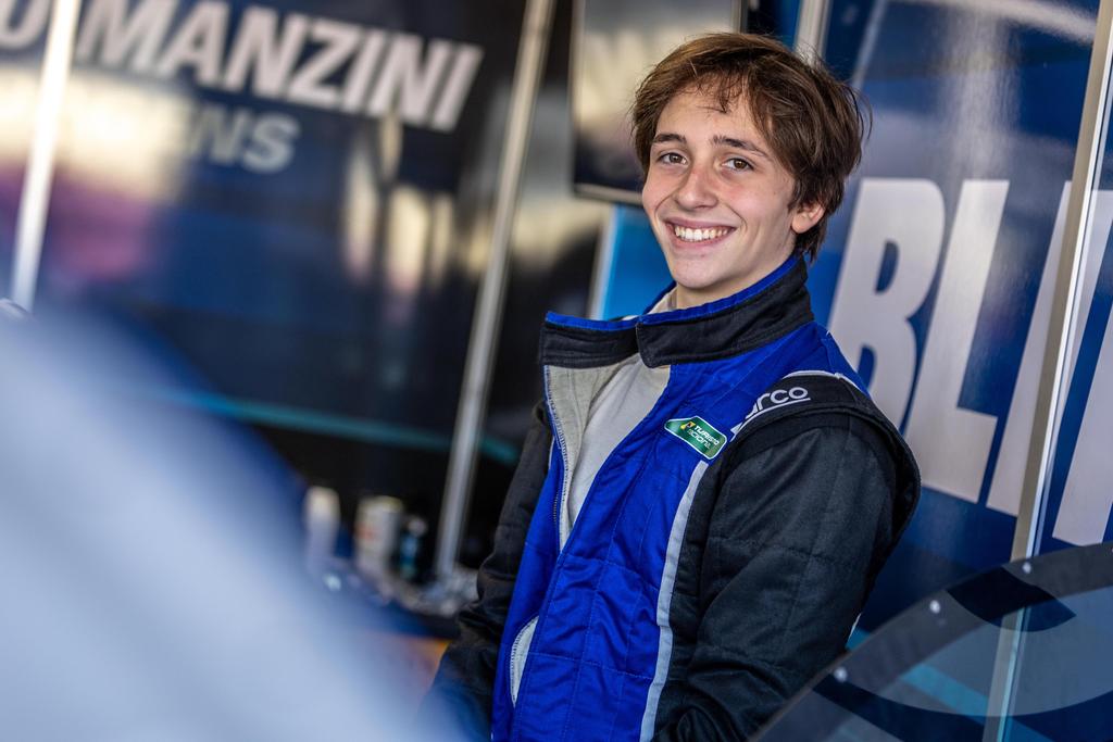 Victor Manzini (Ricardo Saibro)