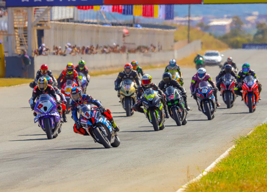 Serão 10 corridas de sete categorias nos dias 17 e 18 de maio (MOTO1000GP/Grelak Comunicação)