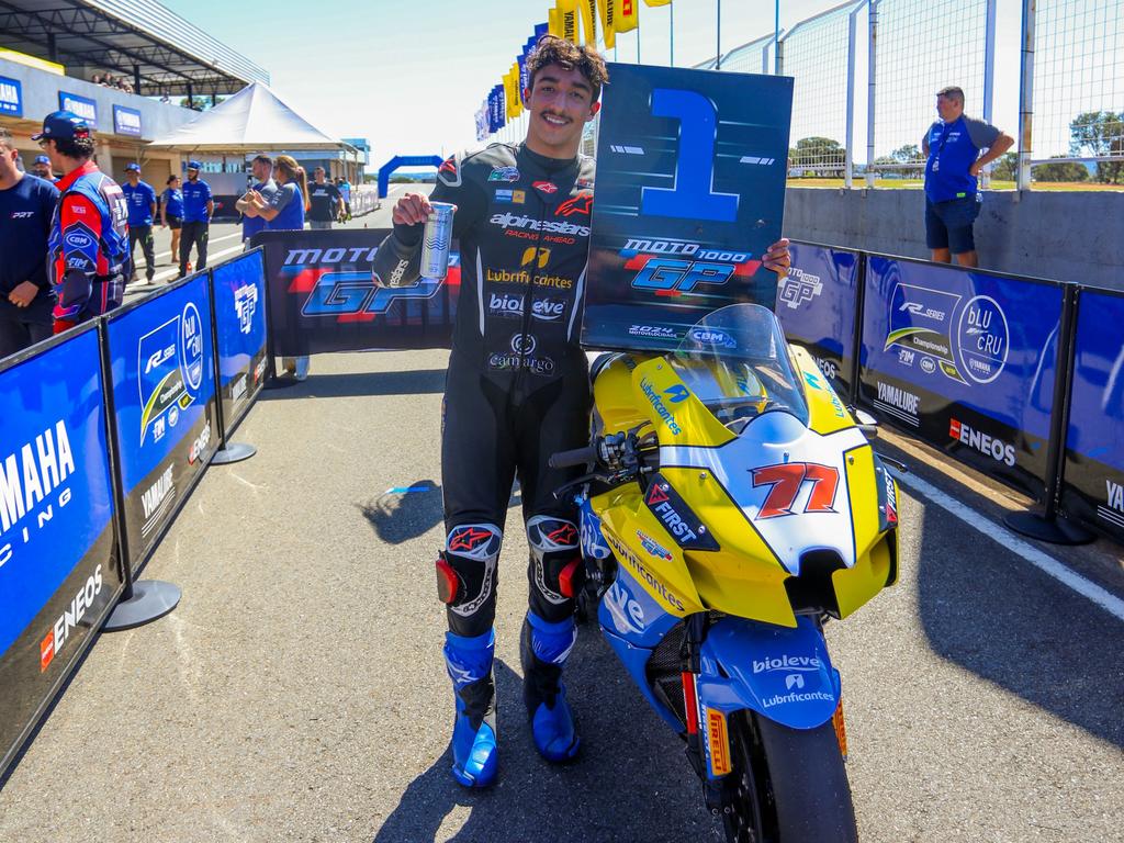Theo Manna é o pole da GP1000 e novo recordista de Curvelo, com 1min54s376 (MOTO1000GP/Grelak Comunicação)
