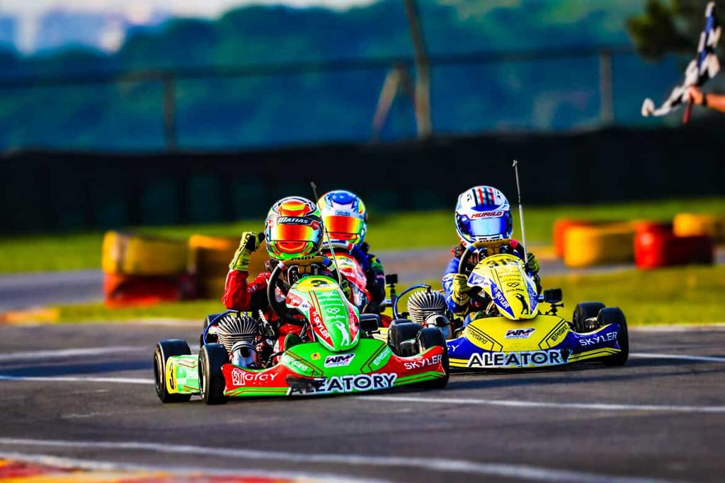 Matias e Murilo Dominguez estão classificados para a final da Regional Cup (Darkside Karts)