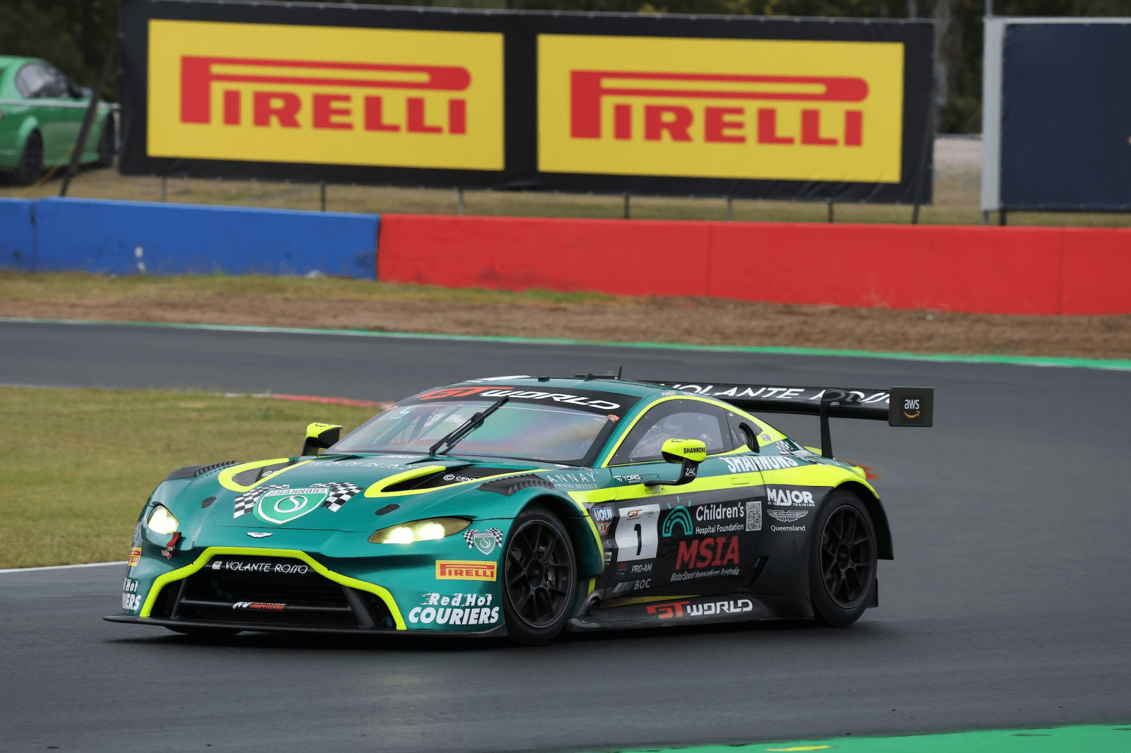 Fraser e Talbot lideram o primeiro treino do GT Festival Queensland com volta dominante