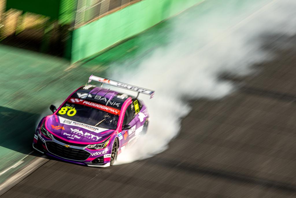 Com uma vitória na estreia, João Bortoluzzi lidera campeonato entre os rookies (Rodrigo Guimarães)