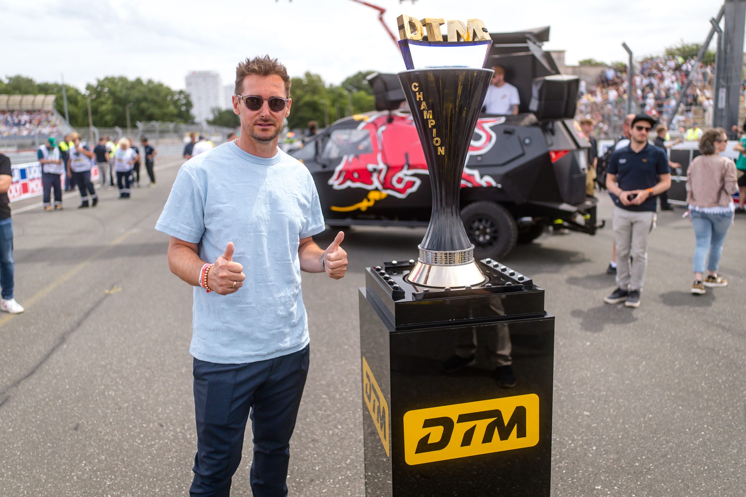 Celebridades, emoção e histórias inspiradoras marcam o fim de semana do DTM no Norisring